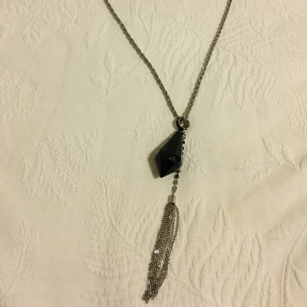 NWOT H&M long black flapper gem necklace